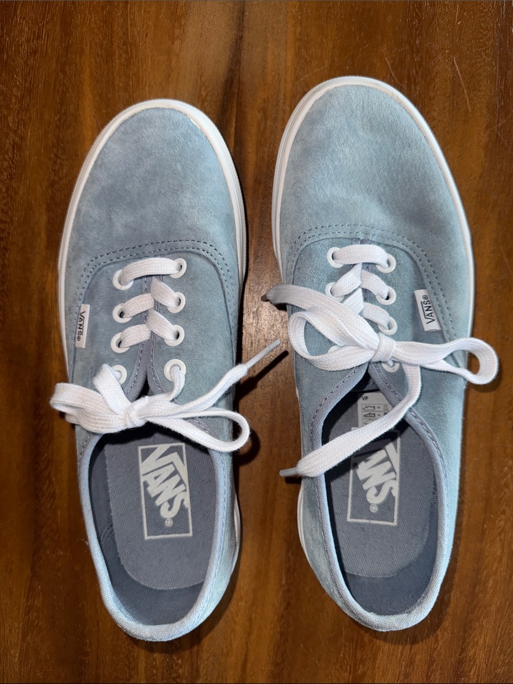 EUC Women’s 7.5 (Men’s 6) Vans Light Blue Suede Low-Top Sneakers